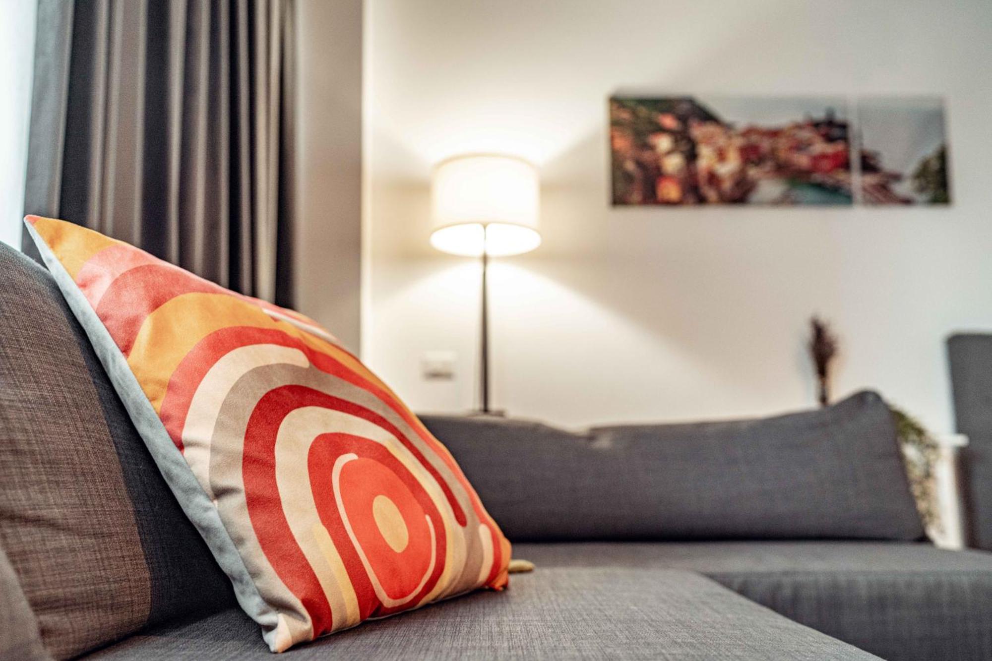Cozy Apartments At Q Residence - Palas Mall Iasi Buitenkant foto
